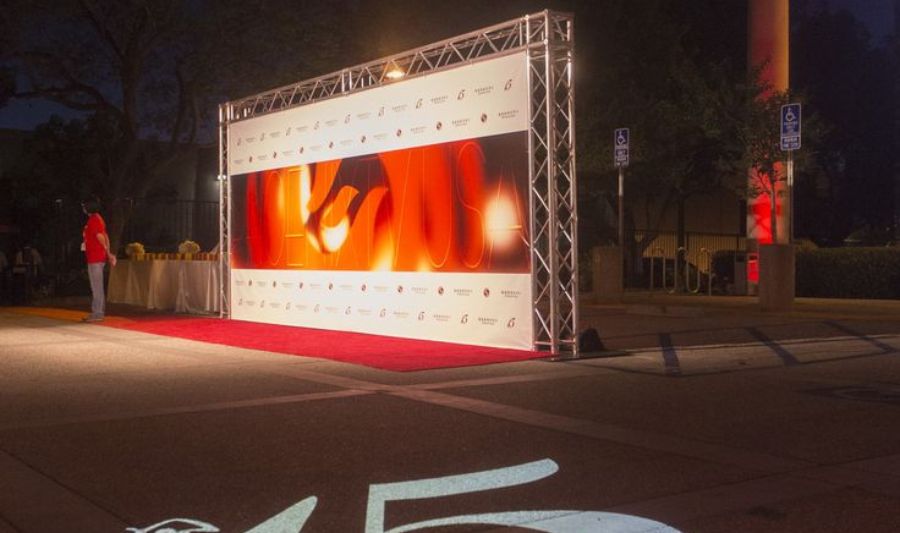 Thiết kế backdrop sự kiện đẹp theo chuẩn