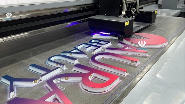 In bảng hiệu alu chữ nổi chất lượng cao