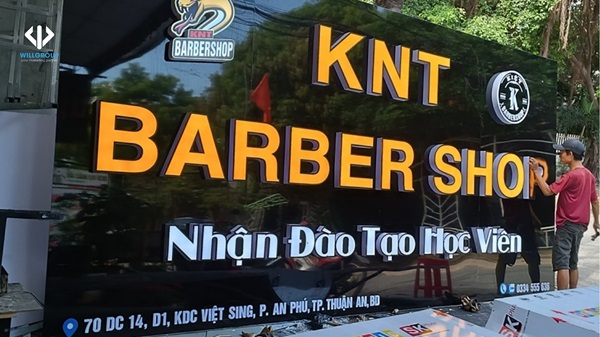 Bảng hiệu alu chữ nổi của KNT Barber shop
