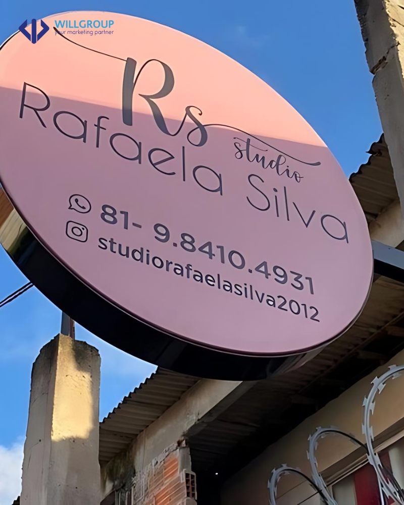Bảng hiệu hộp đèn của Studio Rafaela Silva