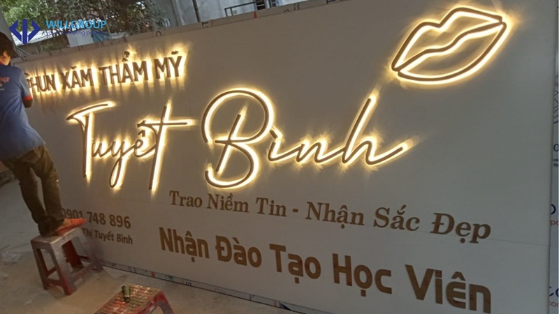 bảng hiệu spa chữ nổi ở tiệm spa Tuyết Bình